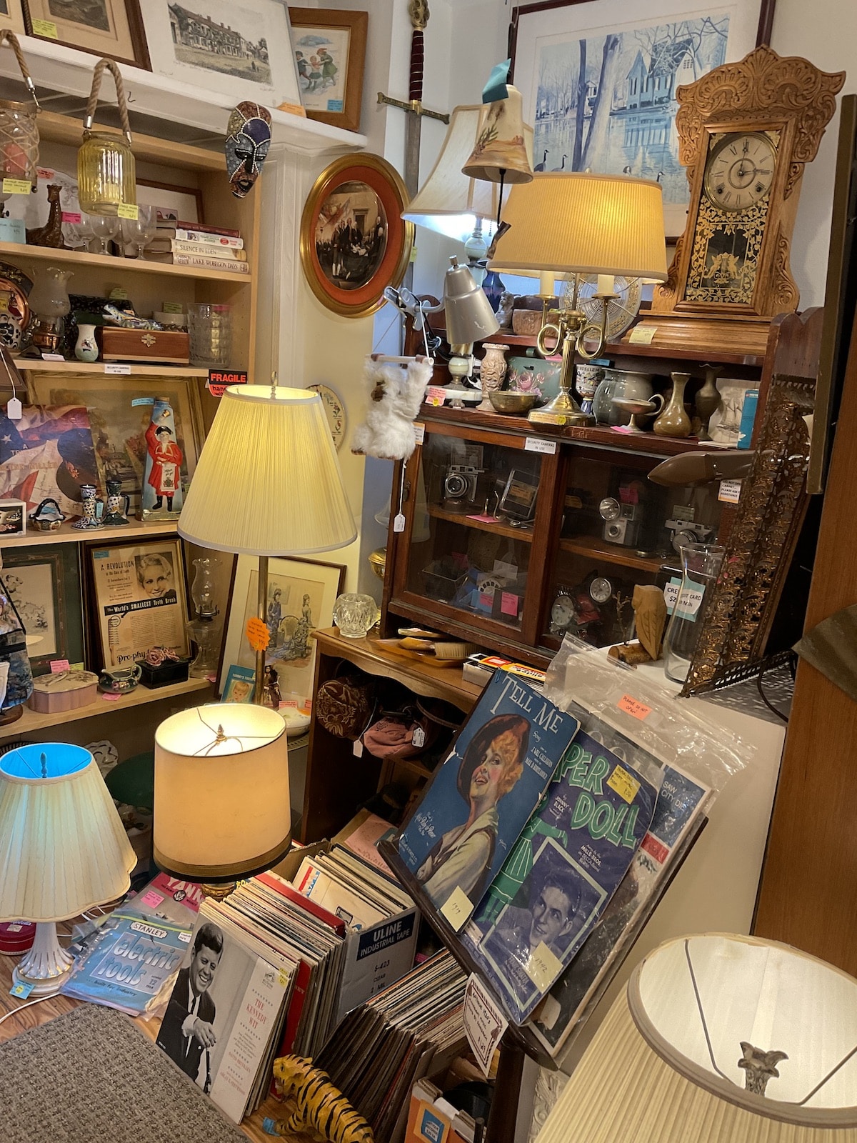 You are currently viewing Our Amazing Antique & Vintage Lamps are 20% Off!